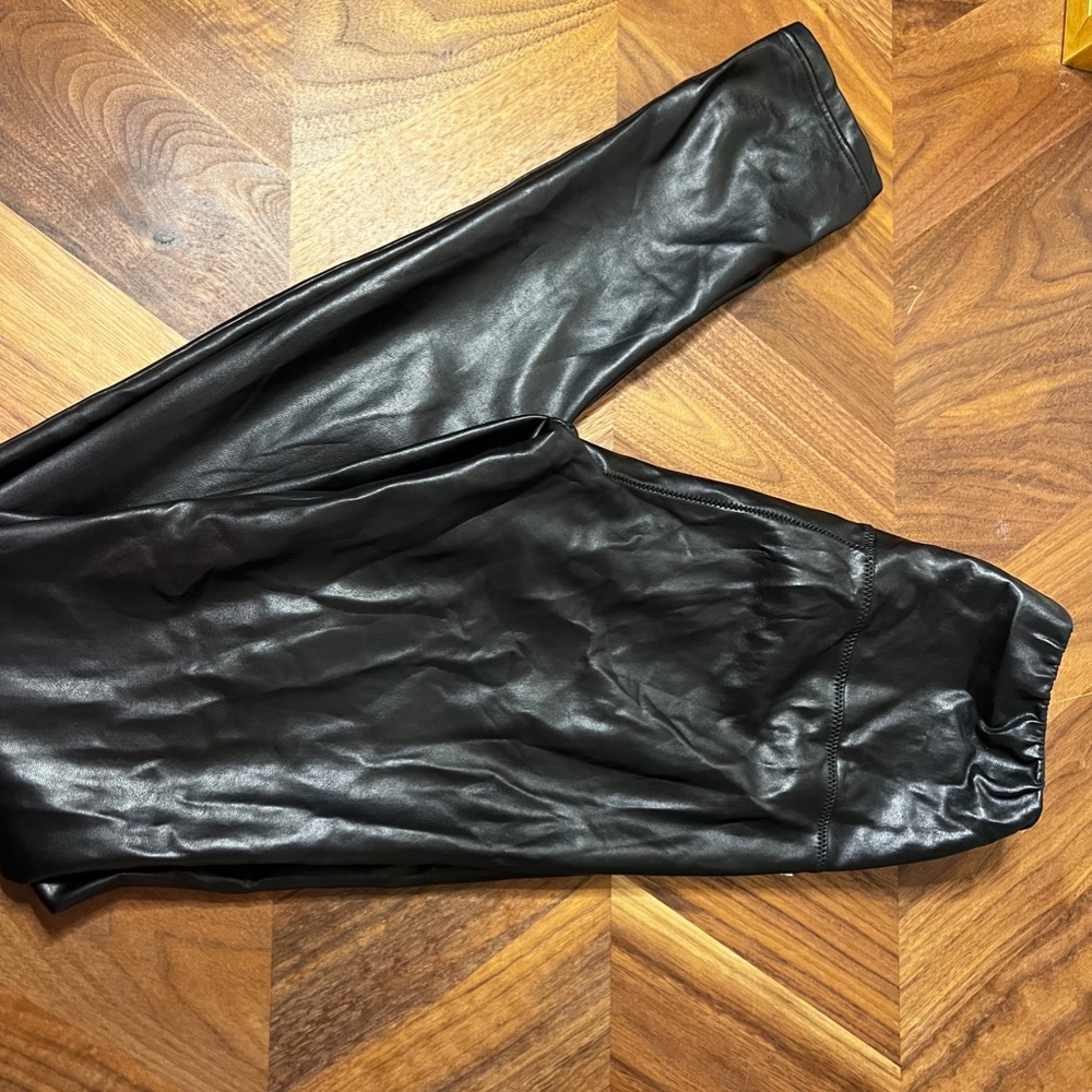 Wilfred Aritzia Daria Vegan Leather High Waisted Leggings Size XS